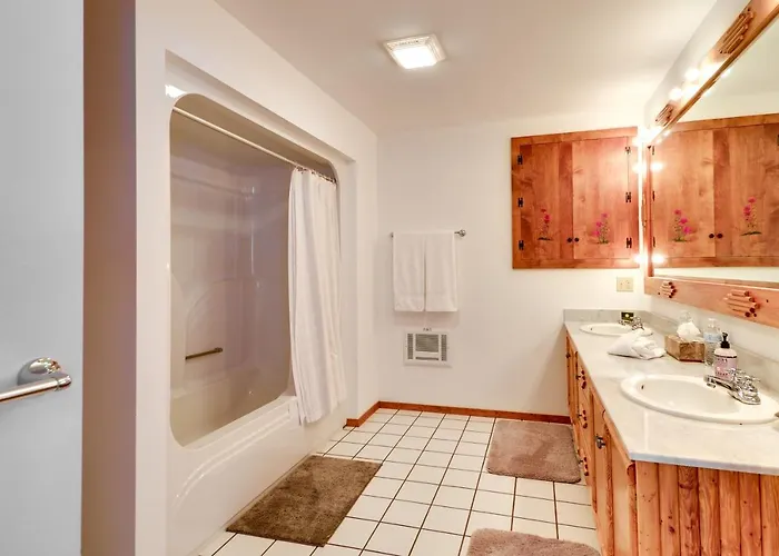 Holiday home Wyoming Retreat On Wood River: Hike & Fly Fish! Meeteetse